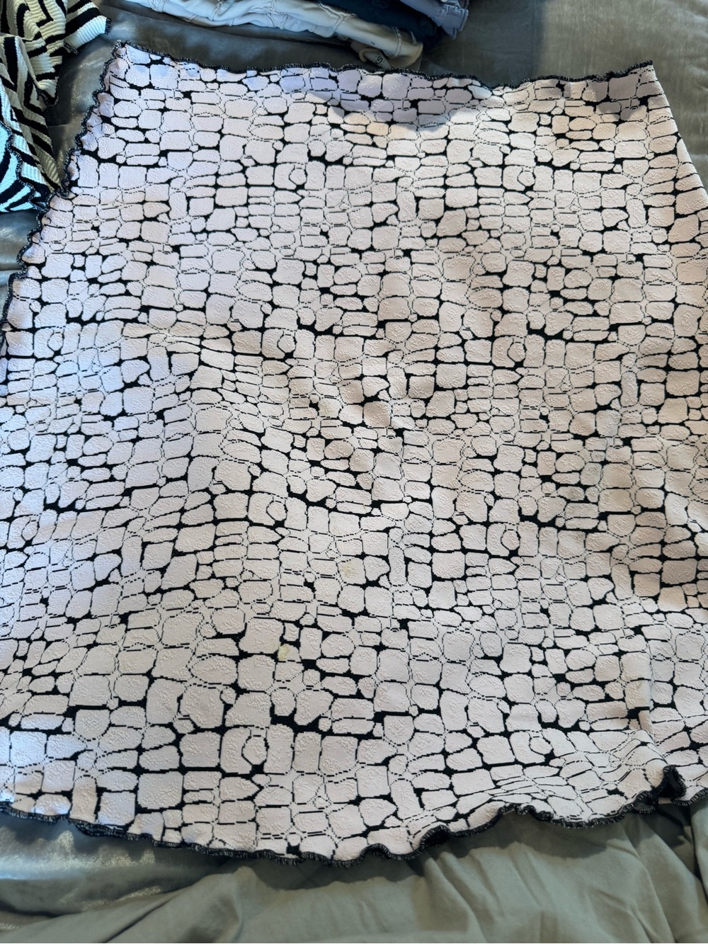 Textured Contrast Tile-Print A-Line Skirt - Light Pink/Black